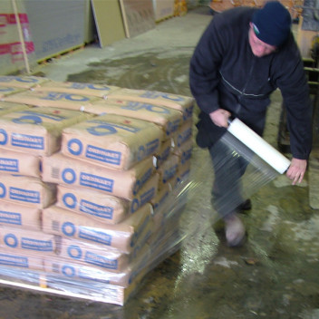 Pallet Wrap 400mm x 300m 17mu (6)