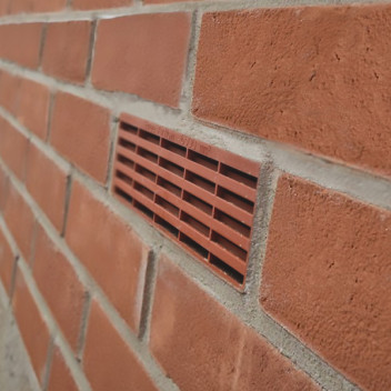 Contractor Airbrick Sticker 65mm x 215mm (100/Pack)